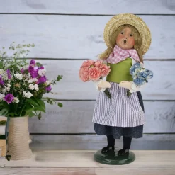 Girl With Flowers Caroler<Byers Choice Online