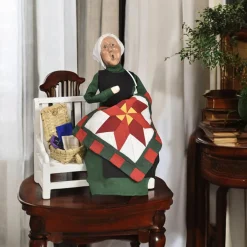 Byers' Choice - Amish Grandmother on Bench Caroler<Byers Choice Best