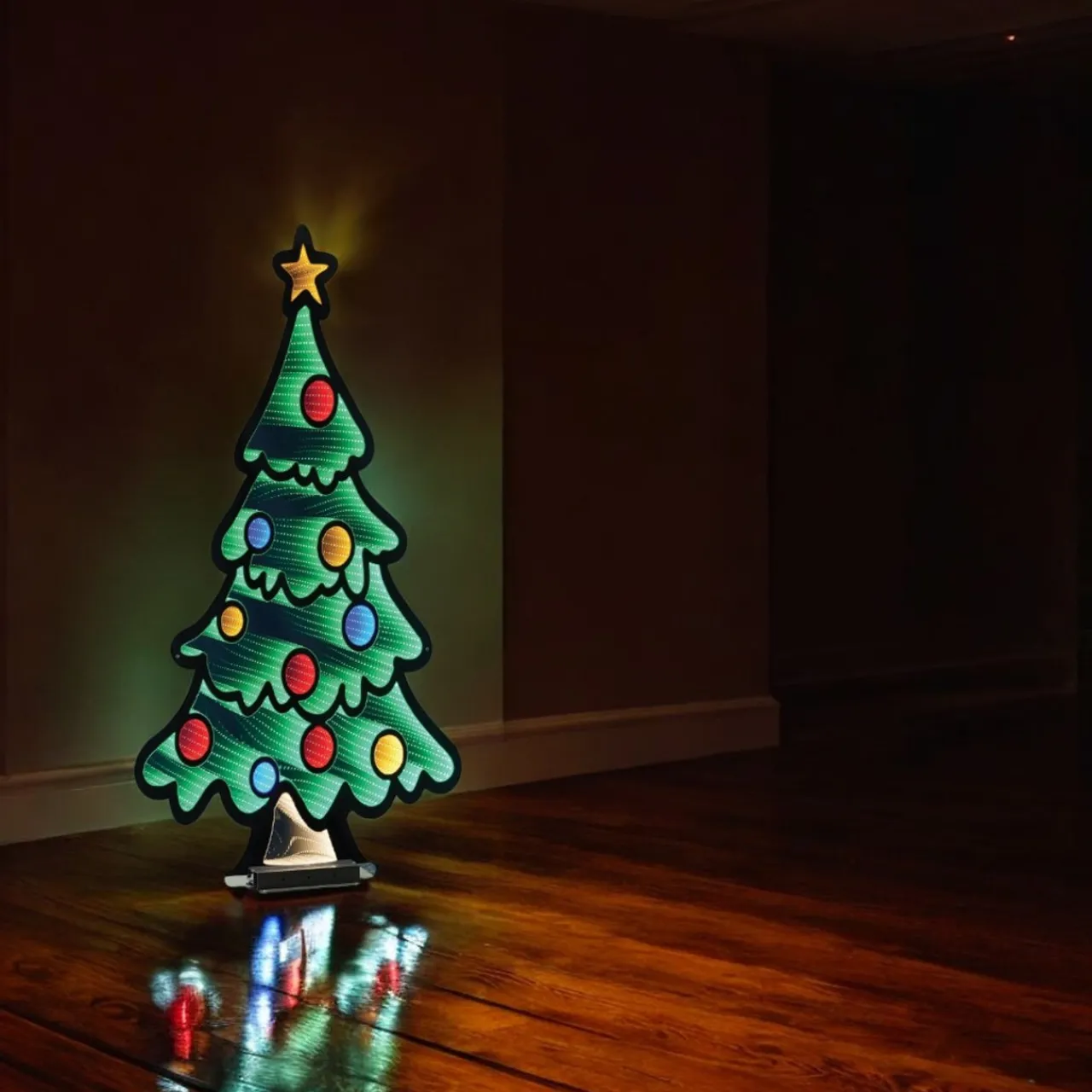 Decorated Christmas Tree Infinity Light< Best