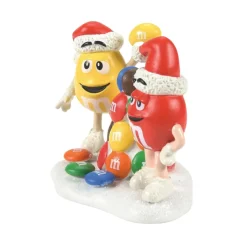 - North Pole Village - M And M Building A Tree Of Our Own<Department 56 Fashion