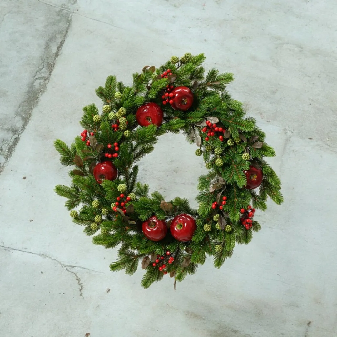 Everlands 23 Inch Wreath with Berries and Apples< Hot