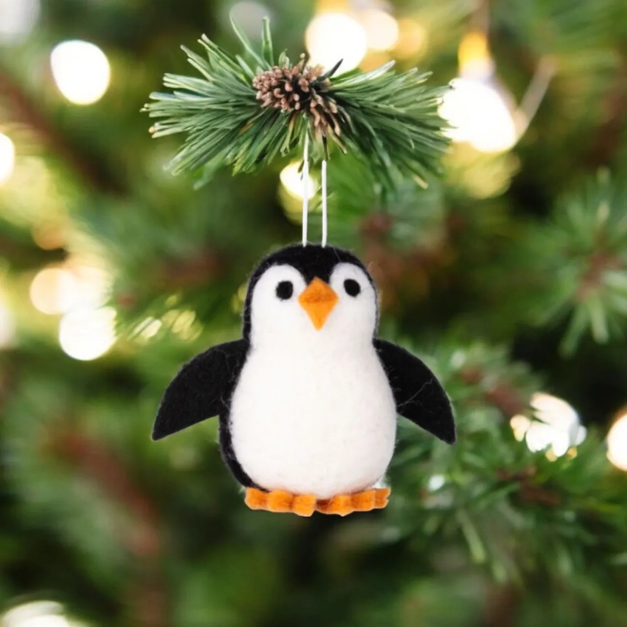Felt Penguin Ornament< New