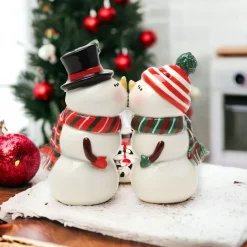 Kissing Snow Couple Salt And Pepper Set< Online