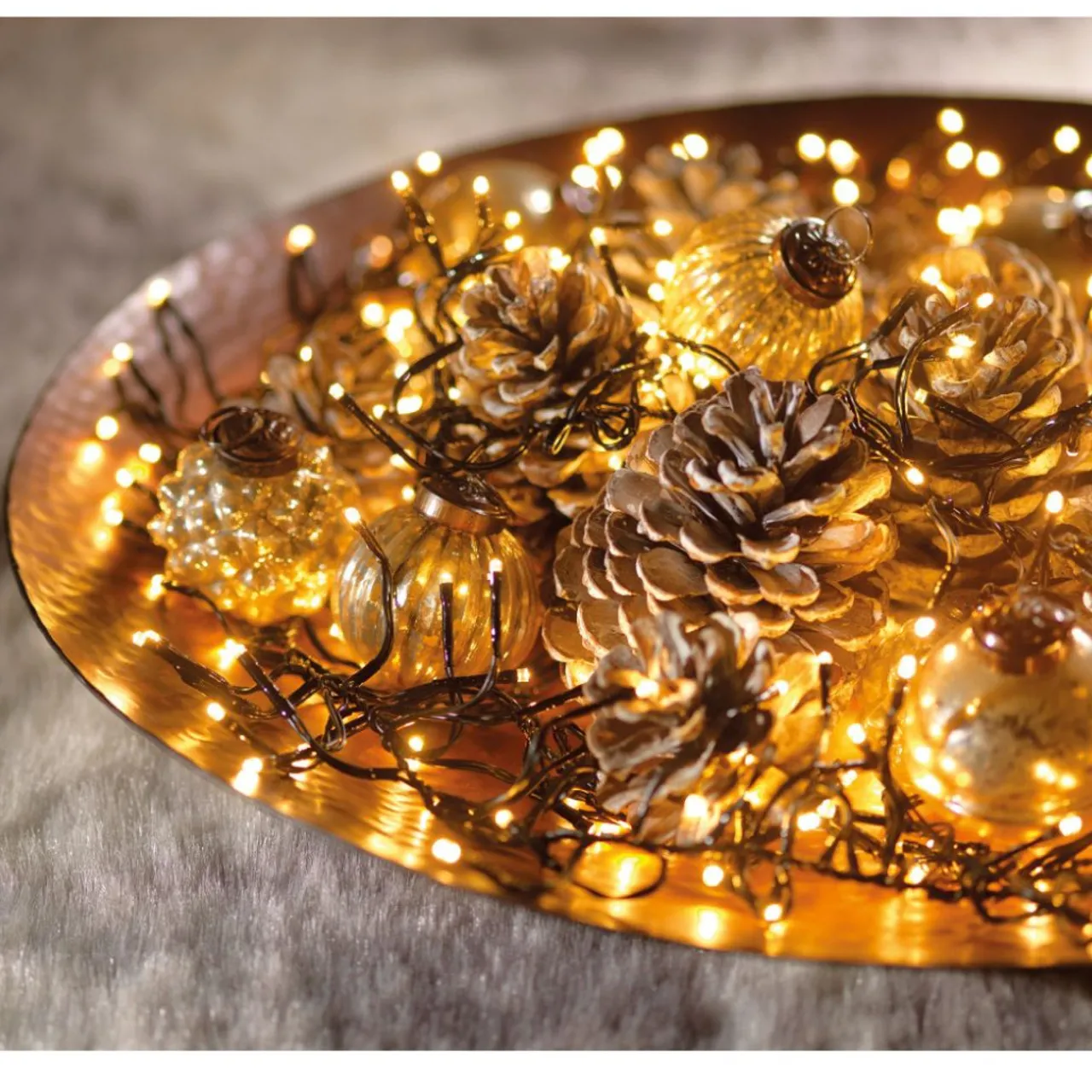 192 LED Battery Operated Warm White Twinkle Cluster Lights Black Wire - The Christmas Loft<Lumineo Discount