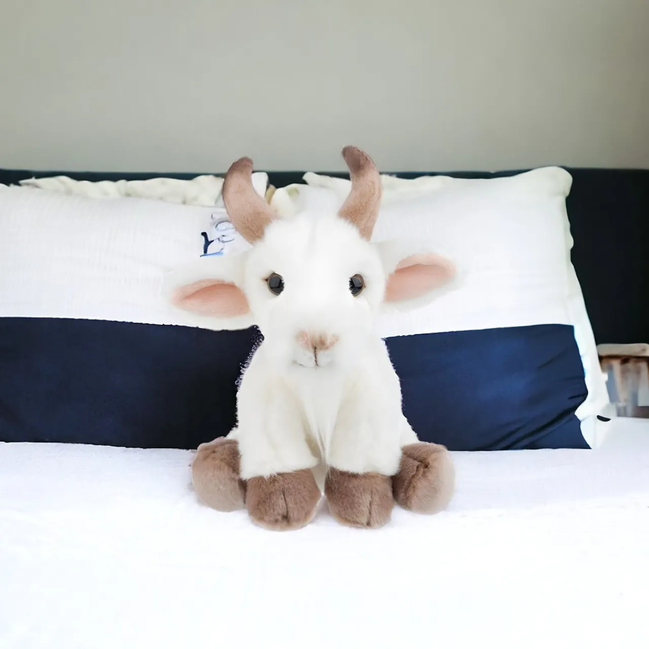 Mountain Goat Plush Toy< Hot