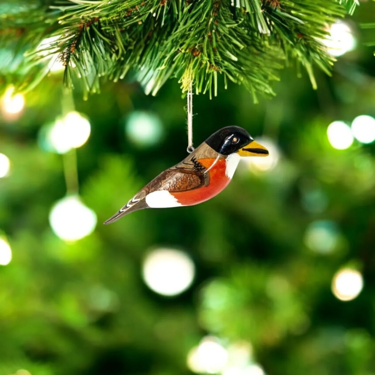 Robin Wood Bird Ornament< New