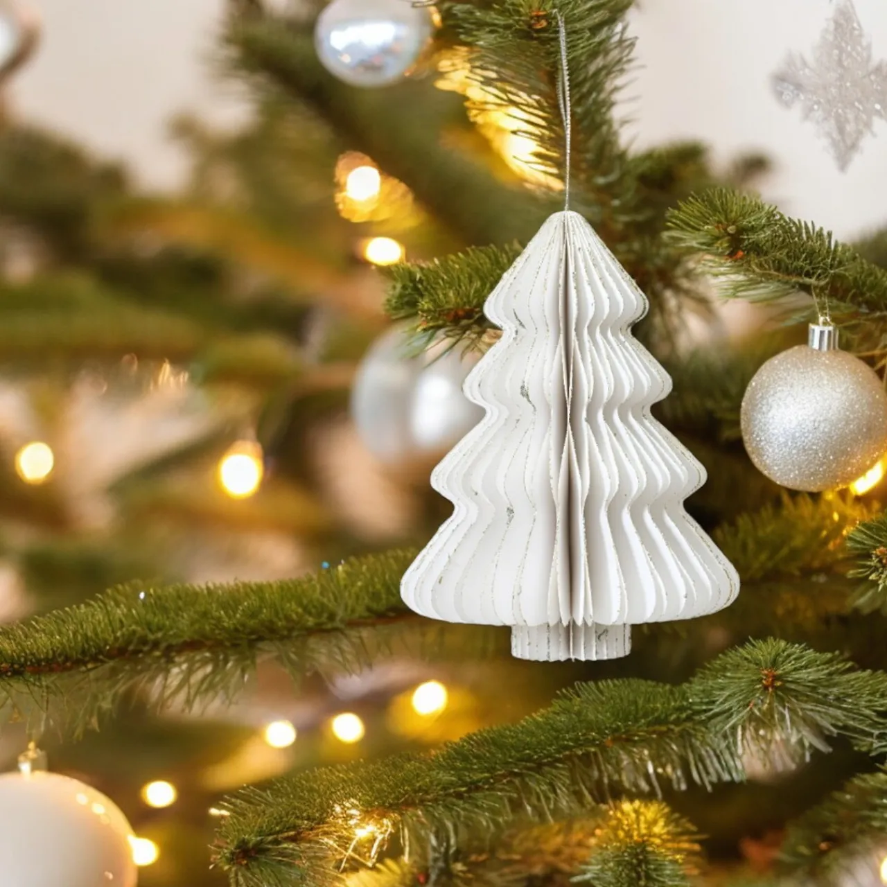 Small White Paper Tree Ornament< Online