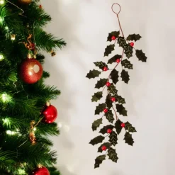 Velvet Holly Leaf Garland< Hot