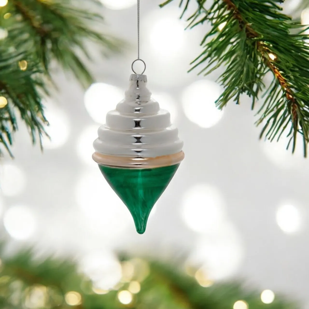 White and Green Ellipse Ornament< Clearance
