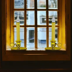 Williamsburg LED Window Candle With Auto Sensor - The Christmas Loft< Outlet